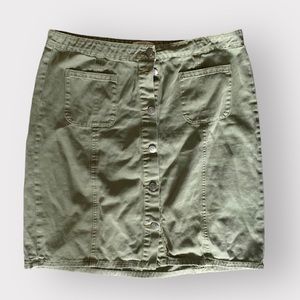 Per Se khaki green cargo metal button down skirt with front pockets size 12